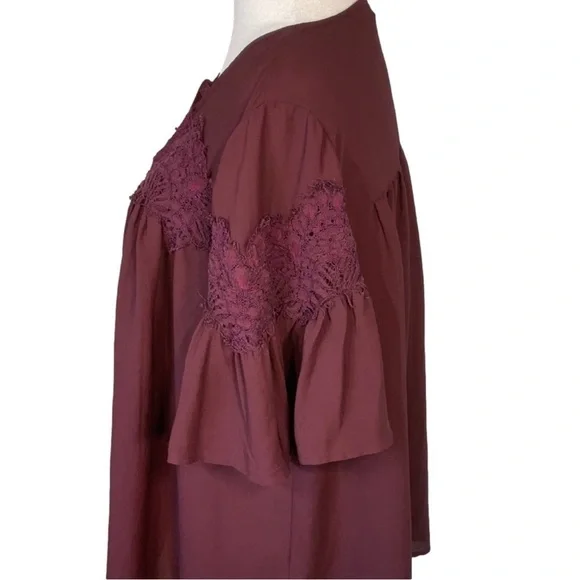 Lucky Brand Flutter Sleeve Blouse - Picture 8 of 14